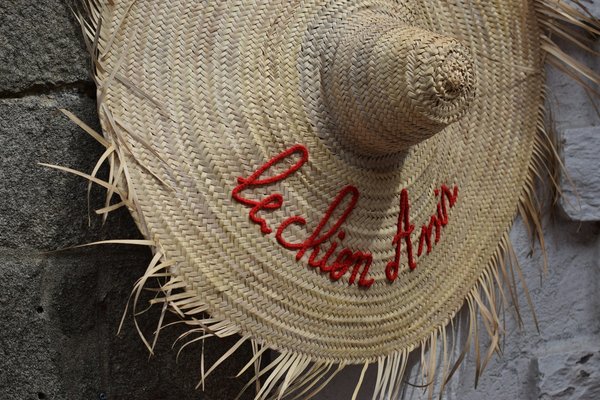 Comment choisir des vêtements pour un voyage en avion tout en restant stylée?